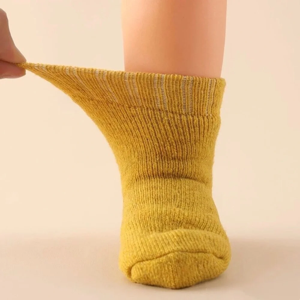 New Lot of 2 warm, thick kids’ socks 2/$16